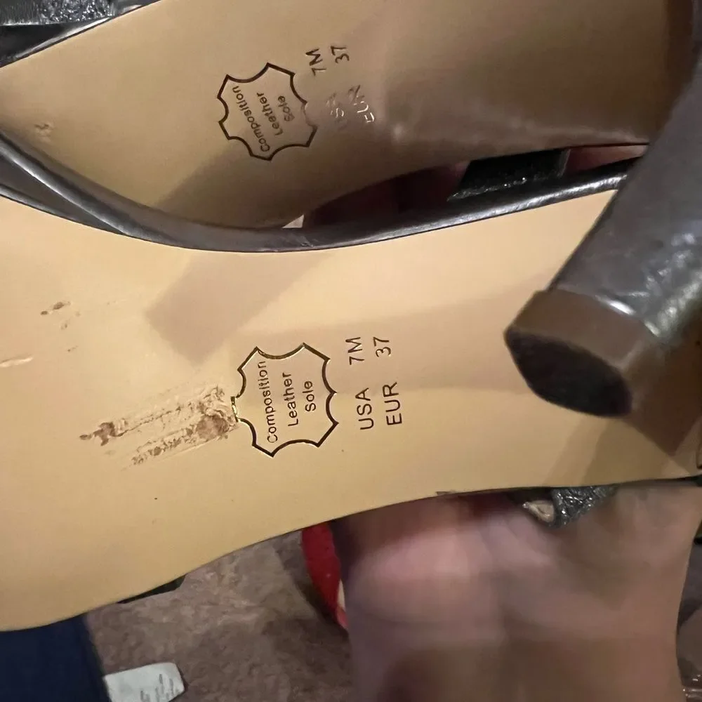 Touch of Nina silver heels 7.5‎